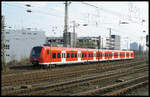 425515 erreicht hier aus Richtung Ruhrgebiet kommend am 23.4.2001 den HBF Münster in Westfalen.