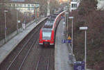 Ein Nachschuss von der Rhein Niers Bahn (RB33) aus Aachen-Hbf nach Heinsberg-Rheinland-Duisburg-Hbf und kommt aus Richtung Aachen-Hbf und hählt in Aachen-Schanz und dann weiter in Richtung