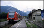Im Endbahnhof Ruhpolding steht hier am 23.9.2003 der 425546 um 11.45 Uhr nach Traunstein bereit.