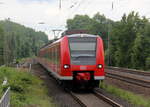 Die Rhein Niers Bahn (RB33) aus Aachen-Hbf nach Heinsberg-Rheinand,Duisburg-Hbf und kommt aus Richtung Aachen-West,Laurensberg,Richterich, und hält in Kohlscheid und fährt in Richtung