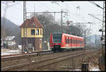 Elektrotriebwagen 4225560 passiert hier am 5.3.2005 das westliche Stellwerk in Westerkappeln Velpe auf dem Weg nach Rheine.