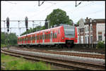 ET 425066 erreicht hier aus Richtung Osnabrück kommend am 5.6.2006 den Bahnhof Melle.