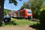Auch der 425 752-3 ist als S1 nach Osterburken unterwegs und verlässt Neckargerach gen Binau am 6.5.2020