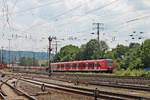 Nachschuss auf 425 095-7, als dieser am Mittag des 22.06.2019 als RB 27 (Mönchengladbach - Koblenz Hbf) am Rangierbahnhof und DB Museum in Koblenz Lützel in Richtung Hauptbahnhof vorbei fuhr.