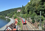 425 768-9 der S-Bahn Rhein-Neckar (DB Regio Mitte) als S2 von Kaiserslautern Hbf nach Mosbach(Baden) fährt unterhalb der Burg Zwingenberg auf der Bahnstrecke Heidelberg–Bad Friedrichshall