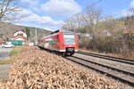 Am 8.3.2021 kommt ein S2 Zug nach Mosbach Baden  vor mein Objektiv, als er Neckargerach verlässt.