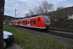 425 234-2 verlässt Neckargerach als S2 nach Mosbach Baden  am Abend des 10.4.2021