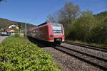 Durch Neckargerach gefahren kommt als Ersatzzug für Abellio der 425 801 auf dem RE 10a nach Heilbronn am 26.4.2021 