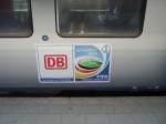 Ein BR 425 der S-Bahn Rhein Neckar mit Fußball Werbung am 21.04.11 in Mannheim Hbf 