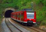 Bei der Einfahrt in den Binauer Tunnel ist der 425 722-6 als S1 zu sehen 22.9.2012