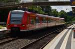 In Neckargerach ist der 425 239-1 als S-bahn nach Homburg(Saar) unterwegs.21.7.2015