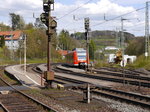 425 035 steht in Heigenbrücken und wartet auf die Abfahrt als RB 55 nach Aschaffenburg Hbf.