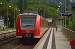 425 218-5 verlässt Zwingenberg Baden in Richtung Neckargerach am Nachmittag des 18.6.2016