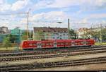 Von Impressionen des Bahnbilder-Treffens 2015 inspiriert, machte ich mich auf den Weg zum bekannten Parkhaus in der Julius-Bührer-Straße am Bahnhof Singen(Hohentwiel).
Von dort aus konnte der abgestellte 426 014-7 von DB Regio Baden-Württemberg aufgenommen werden.
[14.7.2018 | 17:54 Uhr]