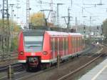 2 426er, die als RE 16 nach Siegen unterwegs sind passieren BO-Ehrenfeld am 31.10.2007
