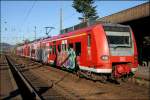 Leider ist 426 017/517 in den Tagen vor dem 14.10.2007 einigen Sprayern zum Opfer gefallen. Hier wartet der Triebwagen mit einem weiteren 426er in Plettenberg als RE16 (RE 29672)  Ruhr-Sieg-Express  nach Essen Hbf auf die Weiterfahrt.