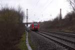 Aprilwetter - Regen, Sonne, Wind gab es Heute am 10.04.2013 aber die Temperatur war mit 12C schon eher angenehmer als in den letzten Tagen.
426 004 als RB Trier - Homburg bei Dillingen (Sd) - Abzweig Htte.
Gut dass ich mich unter einer Brcke unterstellen konnte.
KBS 685 - Bahnstrecke 3230 Saarbrcken - Karthaus