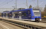 426 042 ist derzeit noch der einzige ex-DB-ET, der bereits im BOB-Blau durch die Gegend fährt. Aufnahme: Aulendorf, Gleis 4, 22.3.22.