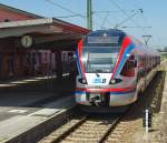 Auf der Fahrt mit einem Regionalzug nach Salzburg konnten wir whrend eines Unterwegs-Haltes ET 134 aus dem Fenster knipsen.