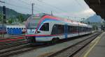 ET 134 bei seiner Abfahrt aus dem Bahnhof Salzburg. Aufgenommen am 12.07.2010.