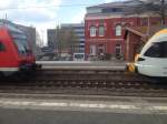 Kopfvergleich zwischen einem Dosto Steuerwagen und einem Eurobahn Flirt am 26.03.2014 in Paderborn.