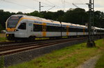 RE 13 nach Hamm Westfalen in Kleinenbroich, ein wirklich netter Zug...;-)  Eurobahn ET 6.02 mit einem großen Bruder auf der Kbs 485 am 17.6.2016 abgelichtet.