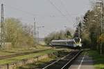 Auf dem Weg nach Venlo fährt ein ET 6/ET 7-Doppel der Eurobahn am 27.03.2020 in Boisheim ein