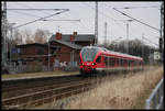 ET 429028-4 hält am 27.2.2017 auf dem Weg nach Stralsund am Inselbahnhof Teschenhagen.