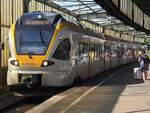 Ein Stadler Flirt 1 (ET 7.10) als RE 3 (Rhein-Emscher-Express) nach D�sseldorf Hbf, hier am Duisburg Hbf. (Aufgenommen: 26.05.2026)