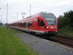 Nicht lange brauchte 429 030 mit dem RE 33215 Rostock-Sassnitz am 25.September 2010 in Teschenhagen warten,denn es stieg Niemand ein und aus.