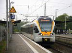 Der RE13 von Venlo(NL) nach Hamm-Westfalen(D) und kommt aus Richtung Venlo(NL) und hält in Viersen und fährt dan Weiter in Richtung Mönchengladbach.
Aufgenommen vom Bahnsteig 2 von Viersen. 
Bei Wolken am Abend vom 5.5.2017.