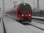 RE 33313 hatte am 07.Januar 2010 auf der ganzen Strecke von Stralsund nach Binz mit Vorboten von Daisy zu kmpfen,dennoch erreichte 429 027 pnktlich schon bei heftigen Schneefall den Bahnhof