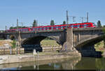 Nachschuss auf zwei 430 auf der Rosensteinbrücke bei Stuttgart-Bad Cannstatt.

🧰 S-Bahn Stuttgart
🚝 S2 Stuttgart-Vaihingen–Schorndorf
🚩 Bahnstrecke Stuttgart–Ulm (Filstalbahn | KBS 750)
🕓 14.6.2021 | 16:54 Uhr