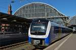 Triebzug ET 440 219 der Nordwestbahn fährt aus dem Bahnhof von Bremen aus.