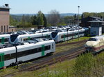 Coradia Continental in Chemnitz Hilbersdorf: Die neuen Fahrzeuge des Verkehrsverbundes Mittelsachsen (VMS) sollen ab Sommer zum Einsatz kommen. Mangels Abstellflächen sind sie derzeit noch im Sächsischen Eisenbahnmuseum Chemnitz-Hilbersdorf abgestellt. 6.5.2016