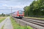 Ein Doppel  Mopsgesicht geführt vom 440 802 verlässt am Mittag des 24.8.2021 Thüngersheim in Richtung Veitshöchheim.