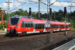 BR 442 847 bei der Einfahrt am Bahnhof Büchen.