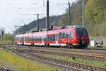 18.04.2019, Tw 442 273 fährt als RE 4986 nach Leipzig  in den Bahnhof Kronach ein.