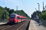 442 326 erreicht den Bahnhof Borkheide als RE7 nach Dessau.