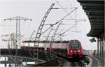 Der S-Bahnhof Nürnberg-Steinbühl - 

Talent 2 442 250 als S2 nach Altdorf bei der Einfahrt auf dem oberen Bahnsteig. 

016.02.2026 (M)