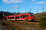 Sonntags wird nur mit einer Garnitur gefahren:  Der 442 762 / 262 ein vierteiliger Bombardier Talent 2 als RE 9 - Rhein-Sieg-Express (Aachen - Kln - Siegen) am 13.01.2013 kurz vor der Einfahrt in den