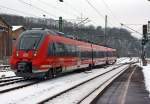 Der 442 103 / 603 ein dreiteiliger Bombardier Talent 2 als RE 9 - Rhein-Sieg-Express (Aachen - Kln - Siegen) fhrt am 26.01.2013 in den Bahnhof Betzdorf/Sieg.

Bedingt durch eine Streckensperrung zwischen Eitorf und Hennef durch eine Weichenerneuerung, gab es nur ein Pendel von einfachen Garnituren wie hier der Dreiteiler, in der Gegenrichtung konnte ich einen Vierteiler sehen.

Die Dreiteiler Talent 2 (BR 442.1) haben die Achsformel Bo’2’2’Bo’ und sind 56.200 mm  ber Kupplung Lang. 
Sie haben eine Leistung von 2020 kW (verteilt auf 4 Fahrmotoren), die Hchstgeschwindigkeit ist 160 km/h, die max. Beschleunigung ist 1,1 m/s.
