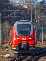 Die Hamsterbacke 442 763 / 263 (vierteiliger Bombardier Talent 2) fhrt als RE 9 - Rhein Sieg Express (RSX) Aachen - Kln - Siegen, hier am 02.03.2013 in den Bahnhof Betzdorf/Sieg ein.