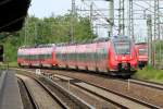 442 831 kommt am 27.06.2013 von Bln.-Wannsee kommend am Bhf.Grunewald vorbei und fhrt Ri.