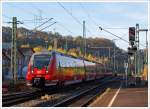 442 261 / 761 und 442 258 / 758 zwei gekuppelte vierteilige Talent 2 fahren am 16.11.2013 als RE 9 (rsx - Rhein-Sieg-Express) Aachen - Kln - Siegen in den  Bahnhof Betzdorf/Sieg ein.

Eine lieben Gru an den freundlichen Lokfhrer retour, leider habe ich seinen Gru nicht durch Sucher gesehen, sonst htte ich vom Bahnsteig den Gru erwidert.