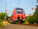 
Zwei gekuppelte 4-teilige Bombardier Talent 2 der DB Regio NRW fahren am 03.07.2015, als RE 9 - Rhein Sieg Express (RSX) Aachen - Köln - Siegen, von Betzdorf/Sieg weiter in Richtung Siegen.