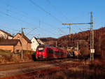Hier zu sehen ist der 442 302 als RE 10924 von Siegen nach Aachen bei der Einfahrt in den Bahnhof von Brachbach.