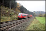 Um 11.18 Uhr kam am 23.10.2019 der DB ET 442774 bei Pressig die Frankenwaldbahn in Richtung Propstzella herauf.