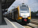 Triebzug ET 445.112 der -ODEG- als RE 2 (Zug 63971) fährt aus Wismar kommend am Gleis 1 ein. Sein weiterer Weg führt ihn über Schwerin und Berlin nach Cottbus. Bad Kleinen Bf [15.07.2018]
