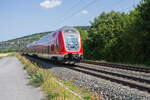 445 052 ist als RE in Richtung Bamberg unterwegs,gesehen in Thüngersheim am 04.07.2023
